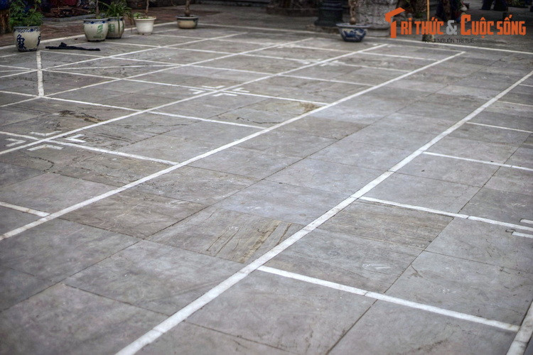 Theo sử tích, vì thấy Đế Thích là bậc cao cờ, nên một ông hoàng thời Lê đem lòng hâm mộ, lập một đền thờ ở làng Thịnh Yên, tổng Hậu Nghiêm, huyện Thọ Xương. Đó chính là nguồn gốc hình thành chùa Vua – quán Đế Thích.