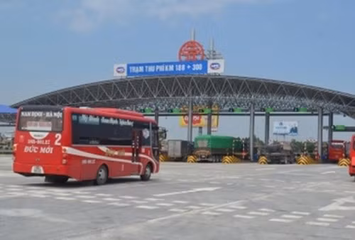 Diem nong 24h: Bat dau thanh tra Bo Y te-Hinh-7