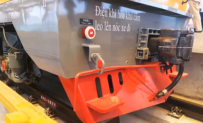 Bên cạnh đó, một số quy định, chính sách cơ chế liên quan giữa Việt Nam và Trung Quốc khác nhau, khác về quan niệm thiết kế, khác về quy trình phê duyệt các bước, bản vẽ thiết kế, cũng có sự khác biệt; chế độ phương pháp quản lý giữa hai nước khác nhau.