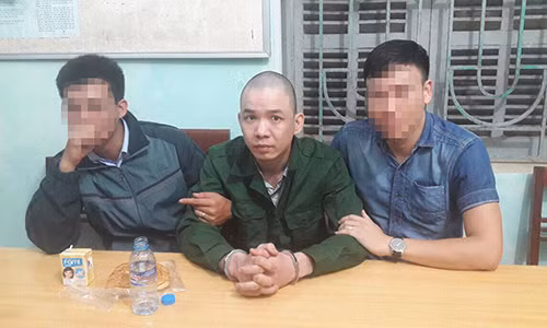 Nguoi giup suc hai tu tu bo tron khoi trai giam T16 bi xu ly ra sao?