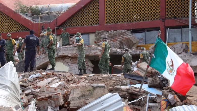 Diem nong 24h: Hoc sinh bi giao vien danh tim chan-Hinh-8