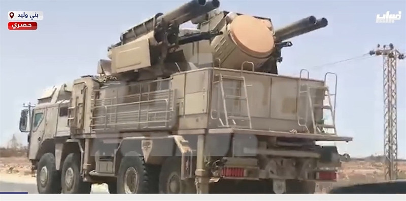 Trang Southfront dẫn nguồn tin quân sự cho biết thêm, trong đợt chuyển giao này, LNA còn được tiếp nhận số lượng lớn tên lửa chống tăng 9M133 Kornet, xe thiết giáp chở quân (APC) KADDB Al-Mared 8x8 8x8 do Jordan sản xuất, được cho là do Ai Cập viện trợ.