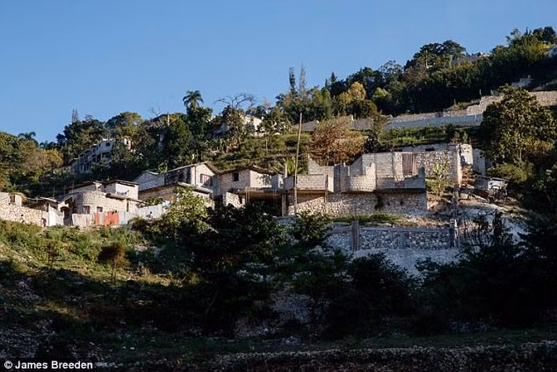 Haiti tan hoang sau trận động đất kinh hoàng.