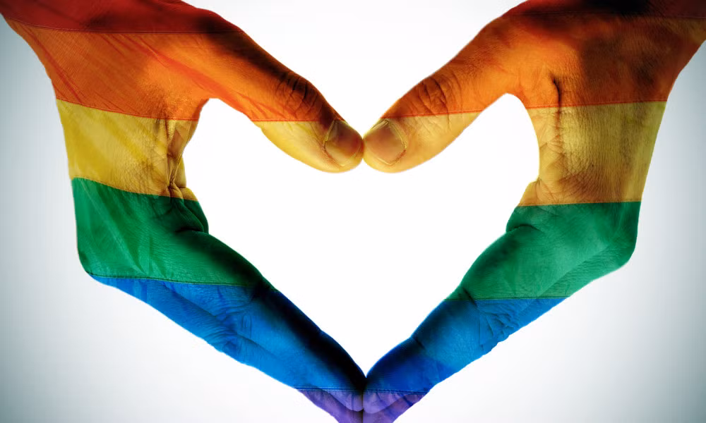 Đến năm 1806, đồng tính luyến ái đã được công chúng có cái nhìn cởi mở hơn. Theo đó, những người đồng tính không cần phải giữ kín chuyện bí mật của mình do lo sợ bị mọi người phát giác, xa lánh, kỳ thị.