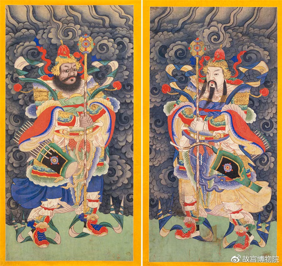 Trong dịp Tết, nhiều hoạt động vui chơi giải trí được tổ chức trong cung cấm như xem kịch, múa rồng...