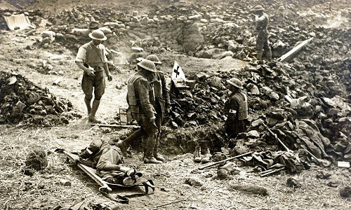 Những người lính trong trận Messines Ridge tại Ypres, Bỉ năm 1917. Bỉ là một trong những chiến trường ác liệt nhất hồi Chiến tranh thế giới 1 với nhiều người thương vong.