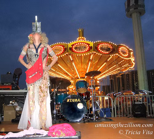 Đến năm 2009, Veruschka tiếp tục lập kỷ lục là người nuốt thanh kiếm dài nhất thế giới, với độ dài lên đến 58 cm.