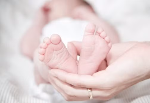 Để hợp tuổi với bố mẹ, các bậc phụ huynh có thể đặt tên cho con trai theo tam hợp.