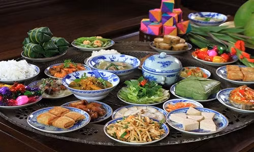 Thời điểm cúng Rằm tháng Giêng tốt nhất là vào giờ Ngọ (từ 11h - 13h) ngày 2/3 dương lịch (tức ngày 15/1 âm lịch). Ảnh minh họa: Internet.