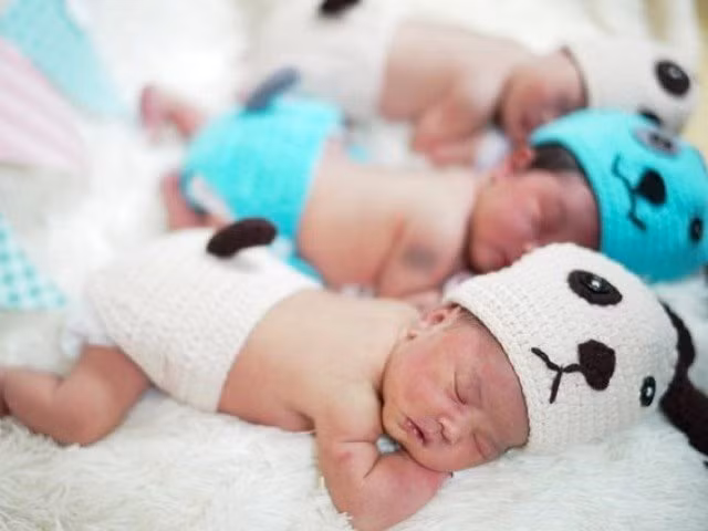 Vì vậy, mệnh có ý nghĩa nuôi dưỡng và thúc đẩy sự phát triển của mệnh Mộc theo ngũ hành tương sinh tương khắc là mệnh Thủy.