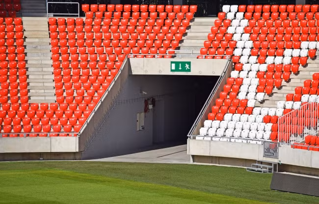 Do vậy, khi tham gia bất cứ sự kiện hoặc đến bất cứ nơi nào, bạn hãy dành vài phút để quan sát tình hình xung quanh và nắm bắt được những lối ra vào để có thể thoát thân trong tình huống khẩn cấp.