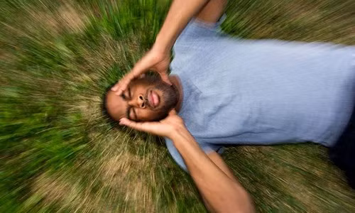 Hiện tượng Déjà vu là một trong những hiện tượng nổi tiếng thế giới với nhiều điều bí ẩn chưa được giải mã. Thuật ngữ Déjà vu trong tiếng Pháp có ý nghĩa "từng nhìn thấy".