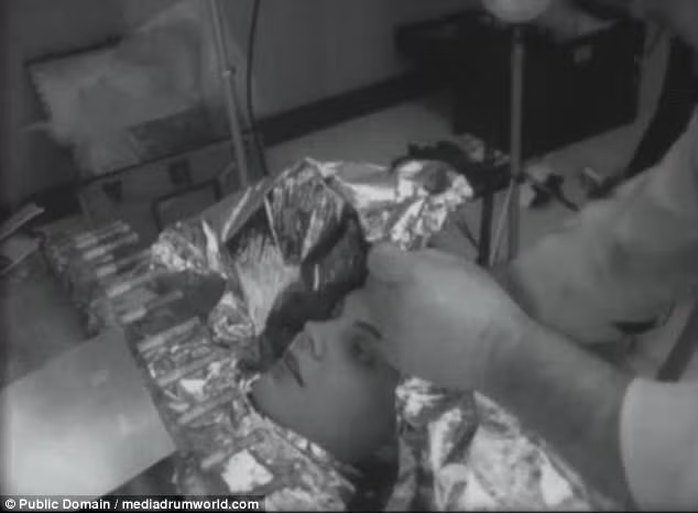 Với ước muốn bất tử, khoảng 350 người đã đăng ký chương trình trên. Do vậy, họ đang trong tình trạng đông lạnh và chờ một ngày trong tương lai sẽ được "đánh thức".