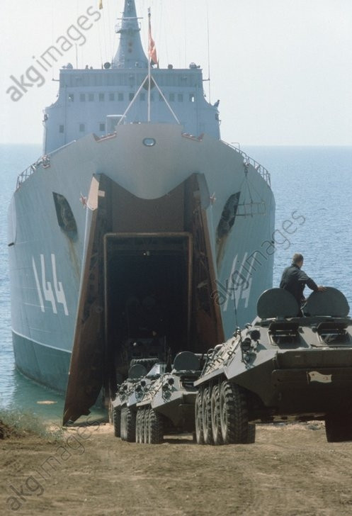 Hạm đội Biển Đen trong một buổi tập trận năm 1980.