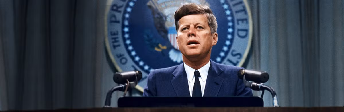 Tổng thống thứ 35 của Mỹ, John F. Kennedy lại chọn cho mình biệt danh "Lancer". Biệt danh này của Tổng thống Kennedy được đặt theo tên một hiệp sĩ nổi tiếng trong vở kịch Camelot của sân khấu Broadway.