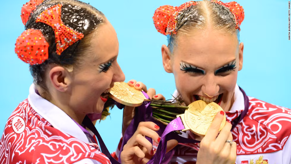 Tuy nhiên, cách giải thích này không có sức thuyết cao. Lý do là vì huy chương vàng tại các kỳ Olympic kể từ năm 1912 được làm chủ yếu từ bạc với tỷ lệ lên tới 92,5% và chỉ có một lớp vàng mỏng bao phủ bên ngoài hợp chất bạc.