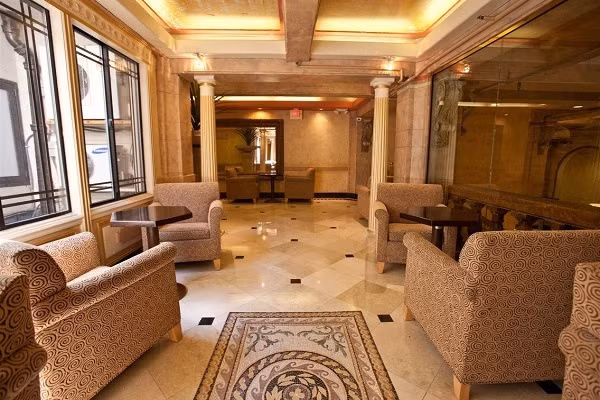 Cô cũng cho biết, dù là người có sở thích ở tại các khách sạn ma ám, vậy mà cô không nghĩ có thể qua đêm tại Cecil.