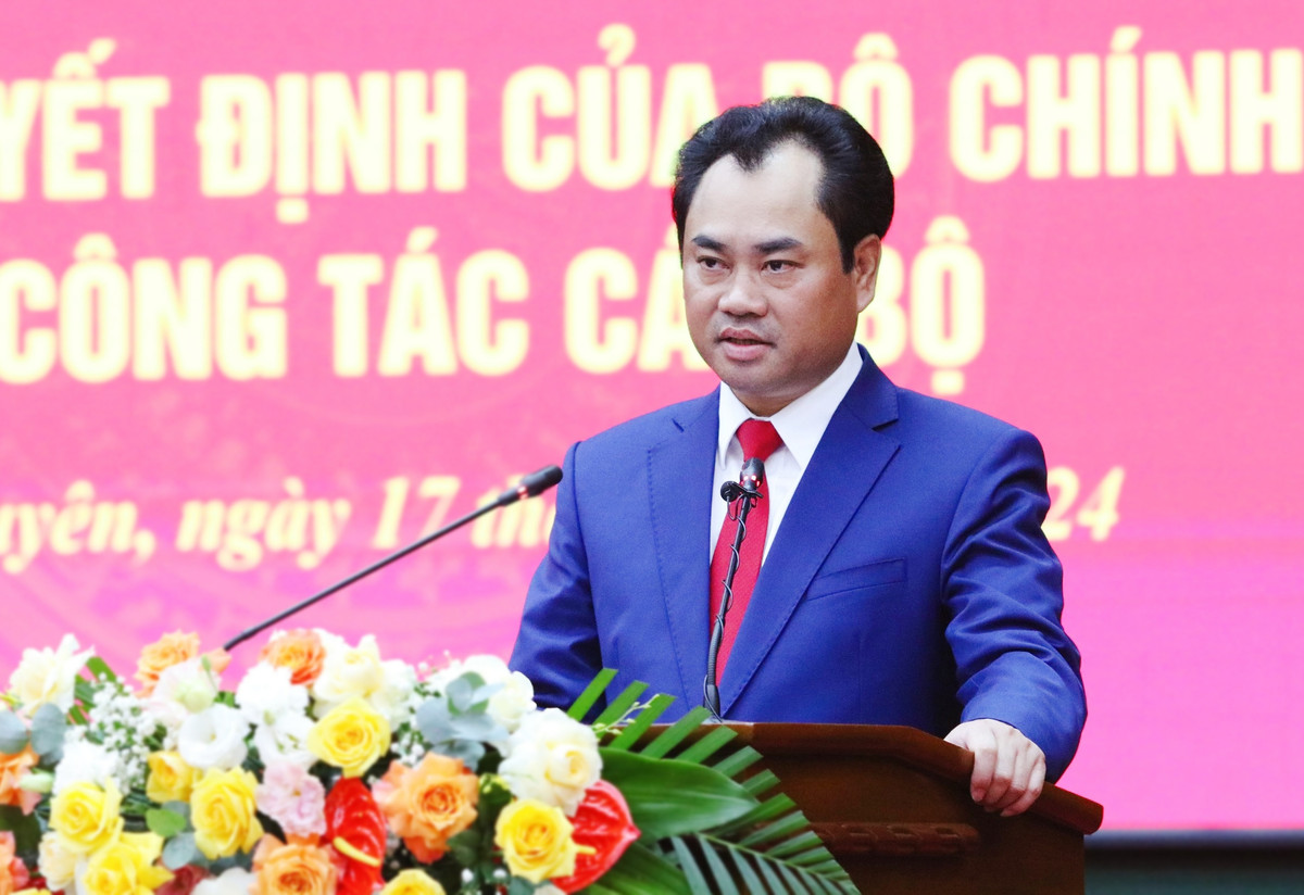 Ông Trịnh Việt Hùng được chuẩn y giữ chức Bí thư Tỉnh ủy Thái Nguyên Ong Trinh Viet Hung duoc chuan y giu chuc Bi thu Tinh uy Thai Nguyen