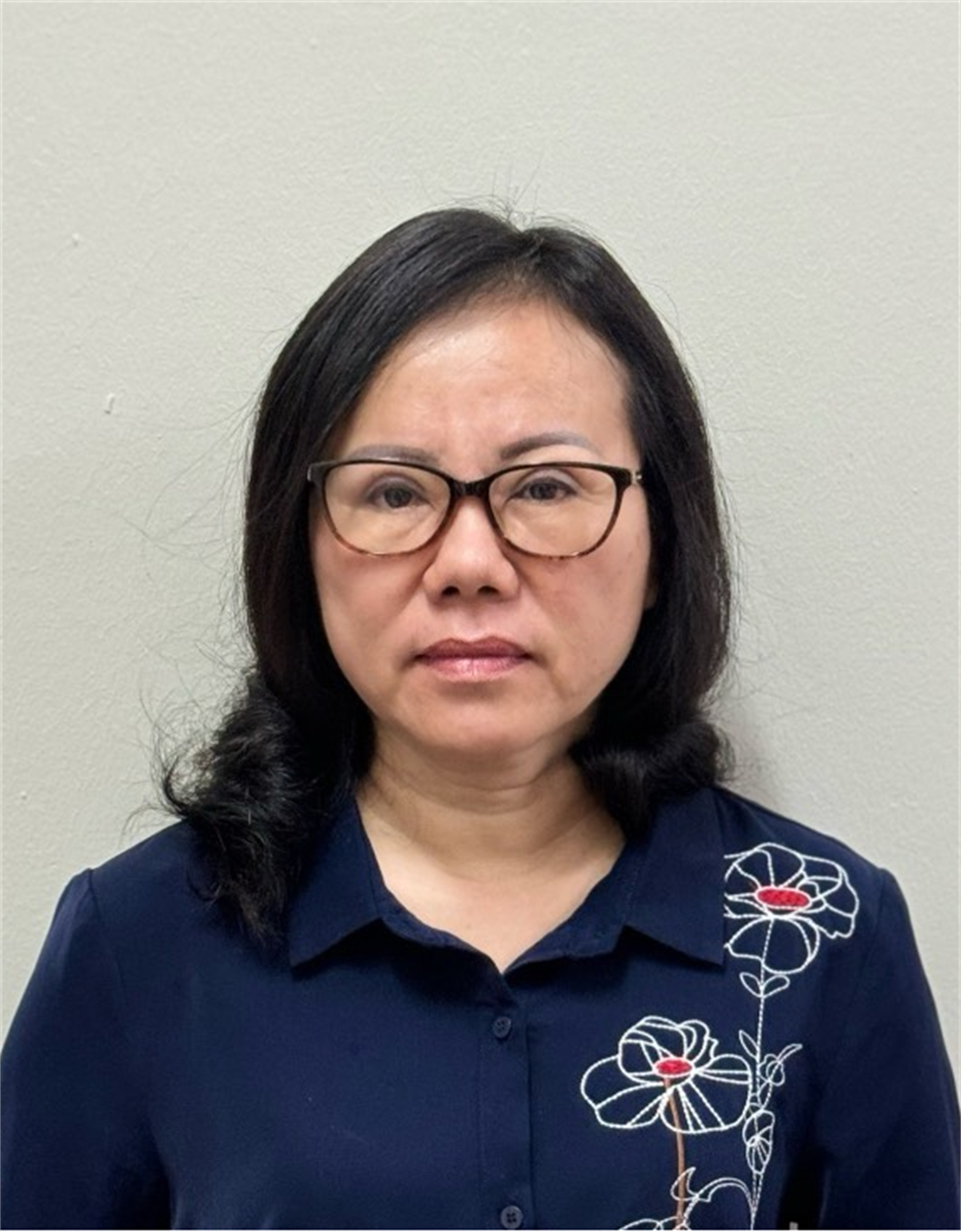 Cùng bị khởi tố tội nhận hối lộ còn có: Bà Trương Thị Thu Hương, Giám đốc Bệnh viện Y học cổ truyền Thái Nguyên;