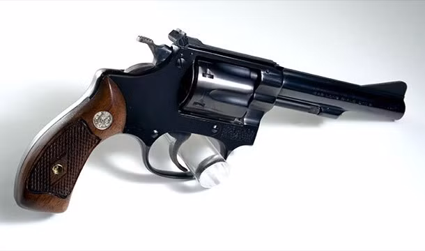 Khoảng 15% dân số sống trên Trái đất tự sát trước khi 18 tuổi.