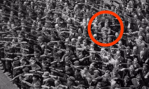 Cuoc doi nguoi dan ong duy nhat khong chao kieu phat xit