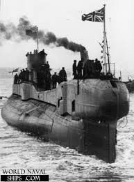 Trong Chiến tranh thế giới 2, các thủy thủ trên tàu ngầm HMS Trident của Anh đã giữ một con tuần lộc có tên Pollyanna trong 6 tuần. Đây là một món quà Liên Xô tặng.