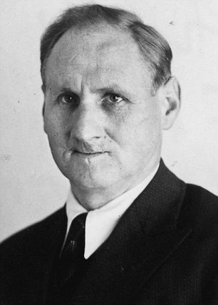 Tim thay 86 thi the nguoi Do Thai bi phat xit thi nghiem rung ron-Hinh-2