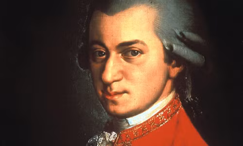 Wolfgang Amadeus Mozart là nhà soạn nhạc thiên tài với hơn 600 tác phẩm. Ông là một trong những nhân vật có tầm ảnh hưởng lớn nhất trong lĩnh vực âm nhạc ở phương Tây. Nếu như không qua đời khi quá trẻ thì số lượng tác phẩm của Mozart còn đồ sộ hơn.