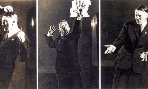 Hitler dùng ngôn ngữ cơ thể để bài diễn thuyết đầy tính thuyết phục hơn khi đứng trước công chúng. Ảnh chụp năm 1925.