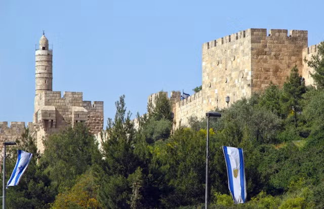 Jerusalem, Israel là một trong những thành phố hút khách du lịch ở Trung Đông và điểm hành hương nổi tiếng thế giới. Theo Kinh Thánh, thành phố Jerusalem David thành lập như là thủ đô của vương quốc Israel.