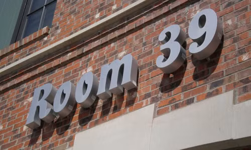 Phòng 39 hay còn gọi Cục 39, Bình Nhưỡng, CHDCND Triều Tiên được cho là nơi diễn ra những giao dịch bí mật của quốc gia này. Một số lời đồn cho rằng, Phòng 39 là nơi chính phủ Triều Tiên cho phép sản xuất hàng giả, ma túy, gian lận bảo hiểm.... để có tiền thực hiện các chương trình hạt nhân.