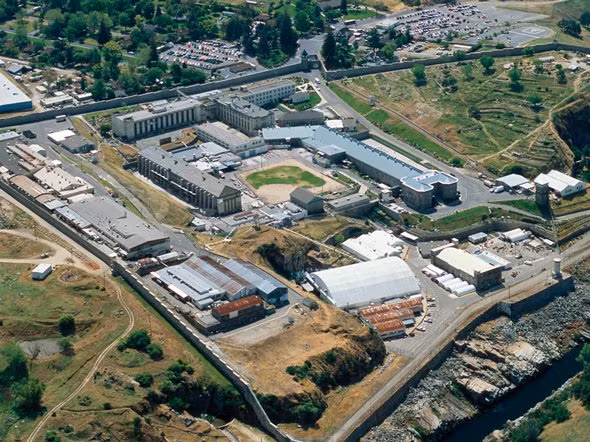 Tại một số nhà tù ở Mỹ tồn tại chợ đen. Theo đó, tù nhân muốn sở hữu một điếu thuốc lá sẽ phải bỏ ra số tiền lên đến 50 USD tại nhà tù được đảm bảo an ninh nghiêm ngặt.