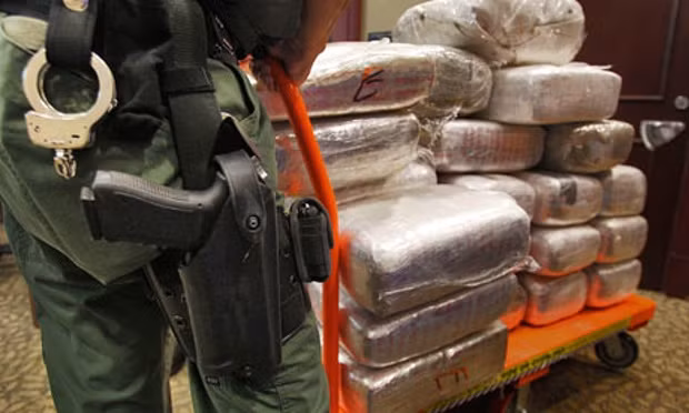 51% tù nhân ở Mỹ phạm tội liên quan đến ma túy, 4% phạm tội trộm cướp, 1% phạm tội giết người. Còn lại là những tù nhân phạm các tội danh khác.