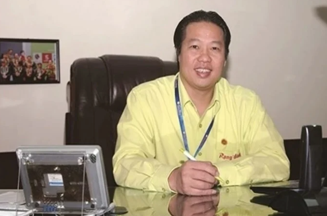 Nhua Rang Dong: Chu tich bi ban giai chap, Tong giam doc tu chuc-Hinh-2