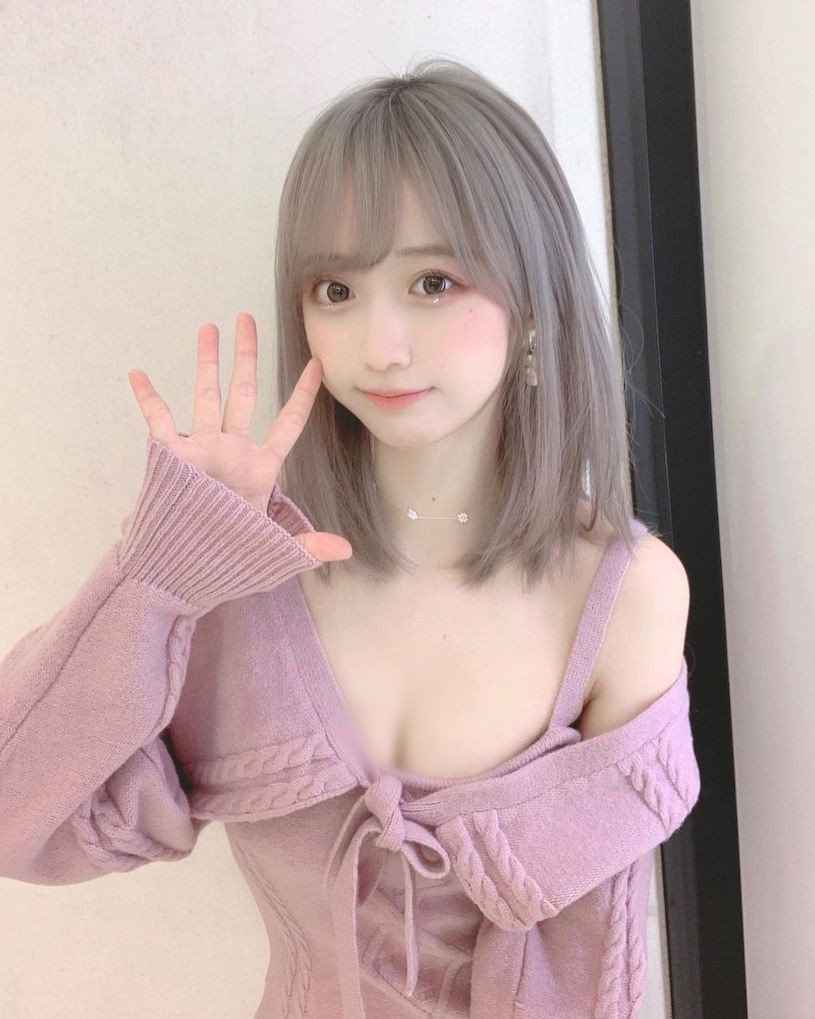 Chỉ tính riêng trên trang IG cá nhân, Yami cũng có tới hơn 1,4 triệu người theo dõi, yêu thích.