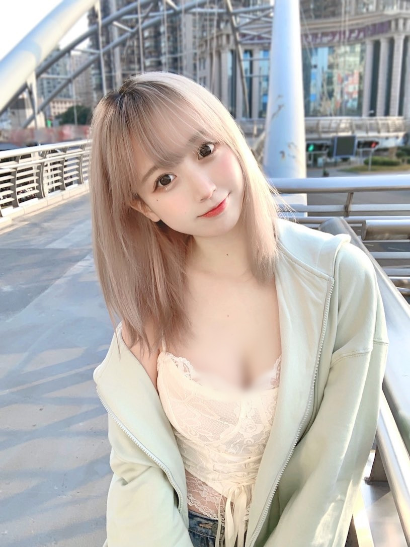 Được biết, ngoài Trung Quốc, Yami cũng rất nổi tiếng tại Nhật Bản bởi vẻ đẹp của cô nàng phù hợp với tiêu chuẩn thẩm mỹ tại đất nước mặt trời mọc.