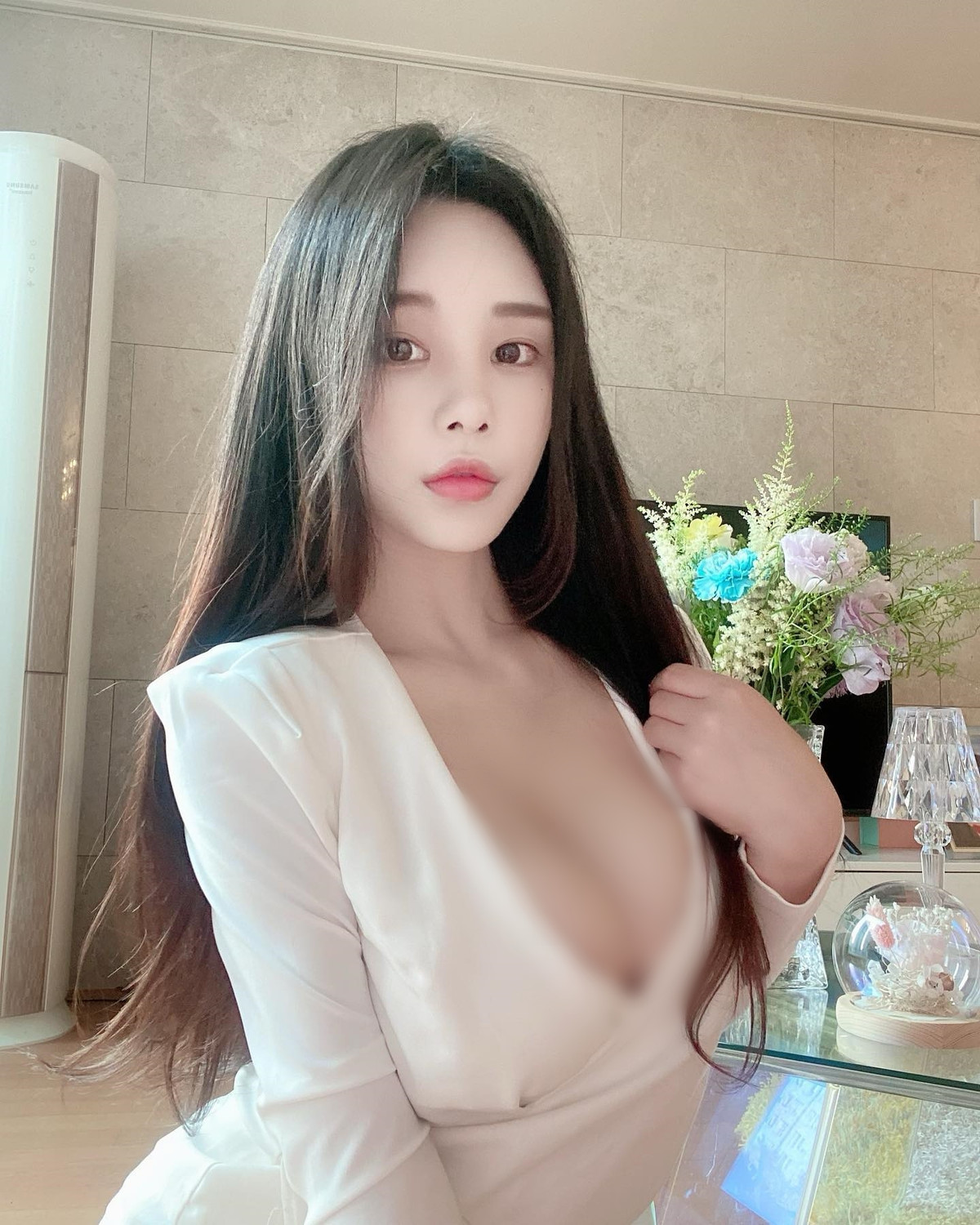Xem thêm một số hình ảnh xinh đẹp, gợi cảm của hot girl Yuri.