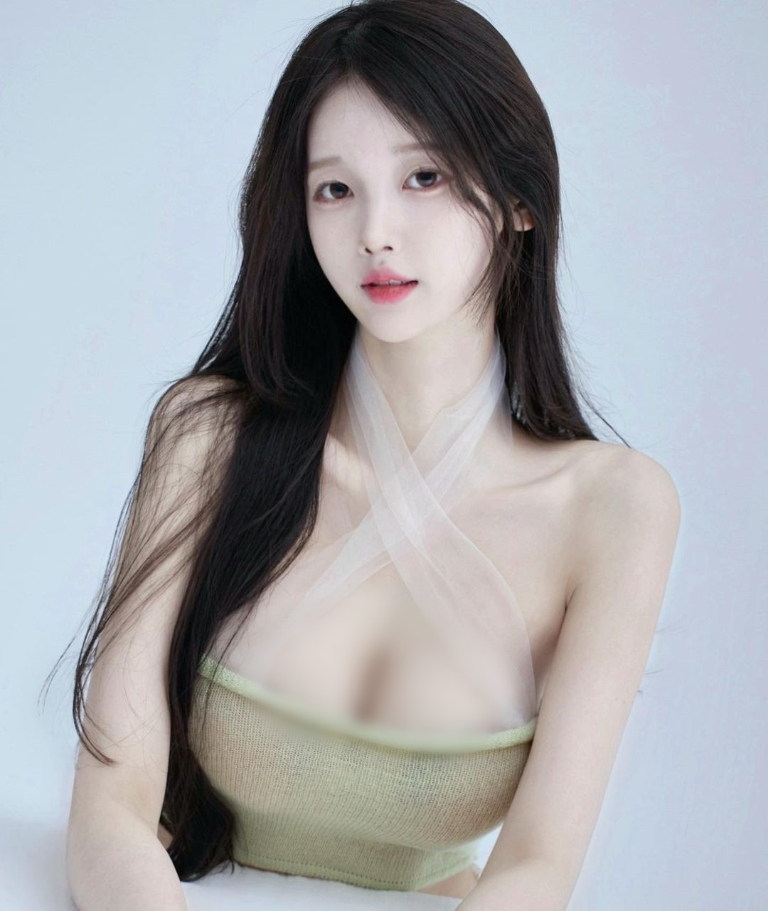 Soon Ho là một trong những hot girl mới nổi ở Hàn Quốc. Cô nàng là hình mẫu trong mơ của nhiều cô gái, vừa thanh mảnh vừa gợi cảm.