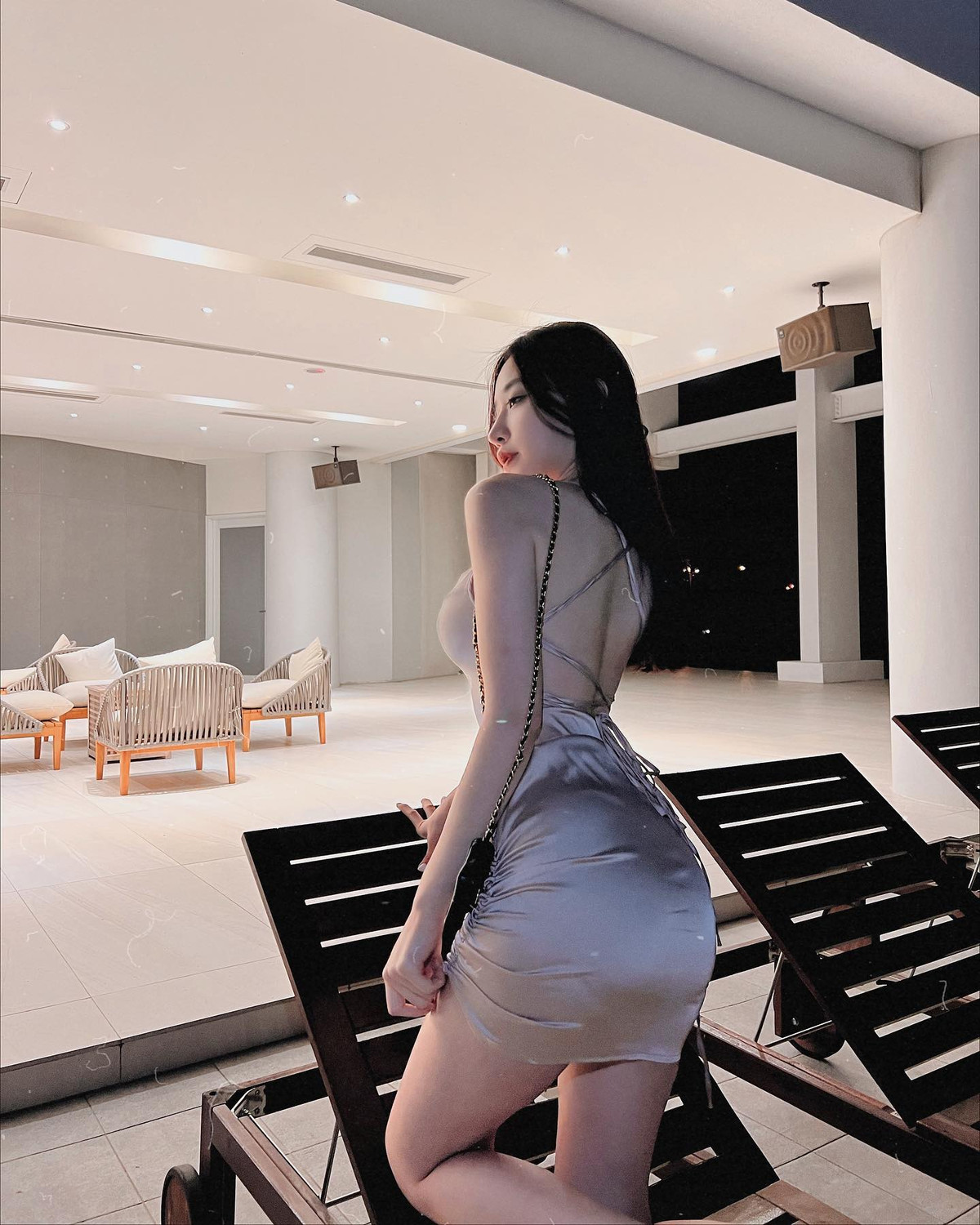 Bên cạnh đó, Văn Văn cũng rất chịu khó khoe những bức ảnh phô diễn vẻ đẹp hình thể của mình.