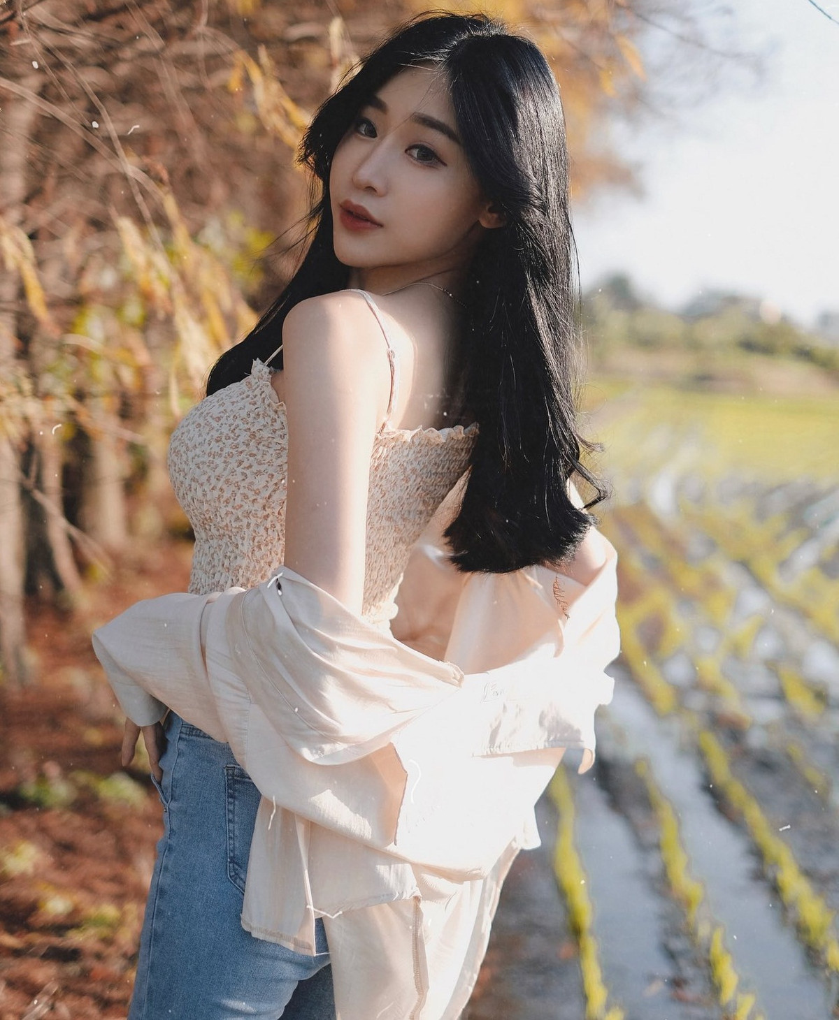 Theo cô nàng, để có được ngoại hình đẹp không khó, ngoài việc phải chăm sóc một cách nghiêm túc còn phải rèn luyện không ngừng. Văn Văn hi vọng, những người hâm mộ sẽ được truyền năng lượng tích cực từ cô.