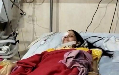 Vo khoc tren giuong benh, chong lat chan phat hien dieu kinh hoang