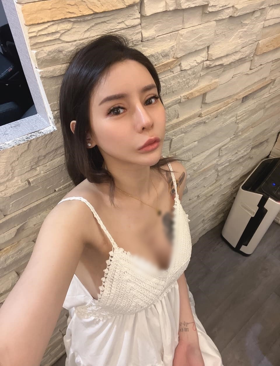 Tiền Khải Lỵ cho biết, cô rất vui vì điều đó và hi vọng sự phục vụ của mình sẽ làm hài lòng những người khách khó tính nhất.