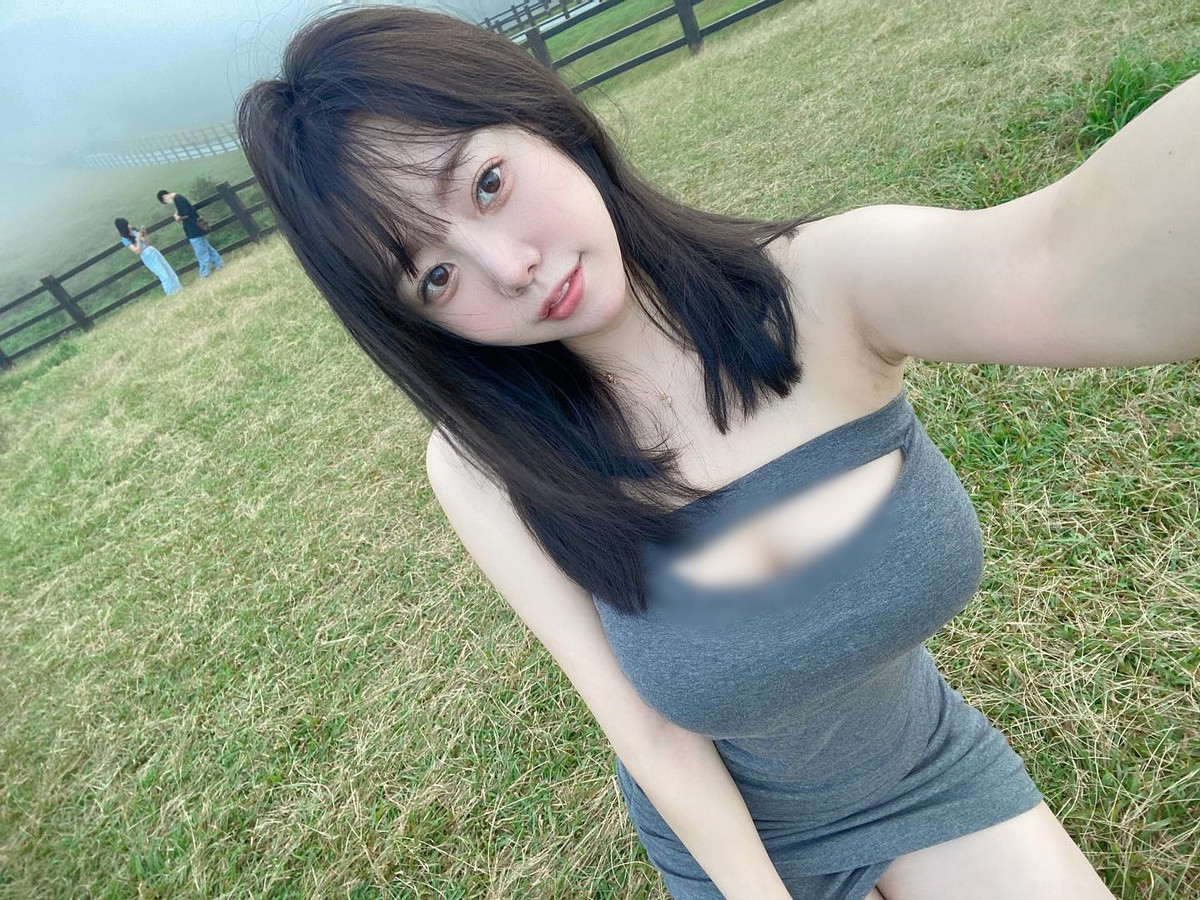 Trước đó, phong cách thời trang của Mễ Mễ đã từng được khen ngợi, tán dương là gợi cảm nhưng không phản cảm.