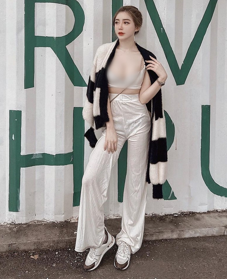 Phong cách thời trang đời thường của Evelyn được đánh giá là gợi cảm nhưng không phản cảm, không quá đà như một số hot girl khác.