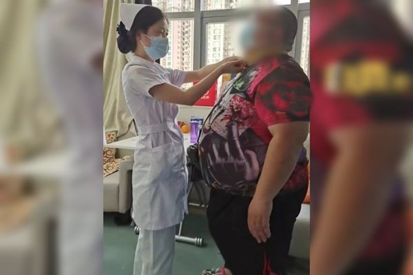 Uong hon 5.000 lit Coke, nguoi dan ong gap chuyen dang so