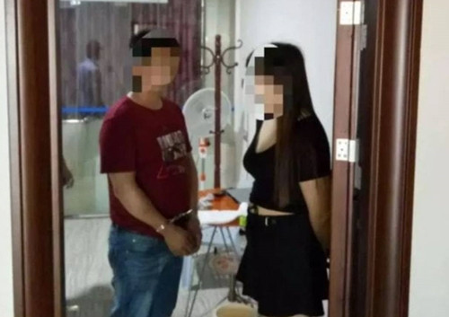 Thu goi gai mai dam, chong gap ngay vo