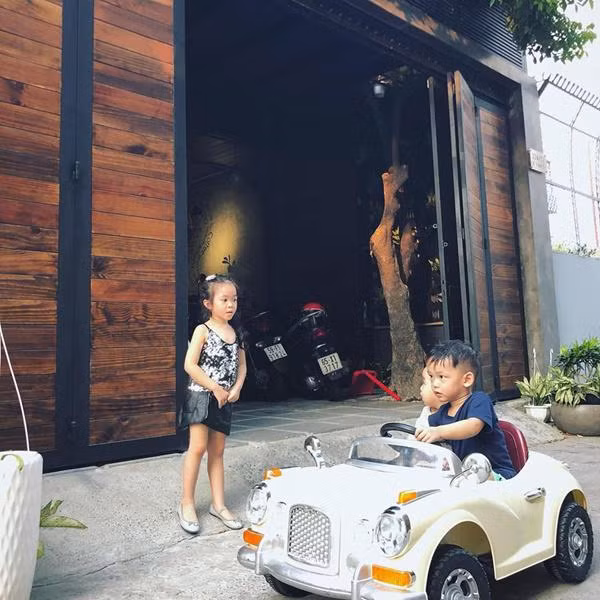 Vo hot girl cua ca si Le Hoang khoe nha tien ty do ong xa tu thiet ke-Hinh-3