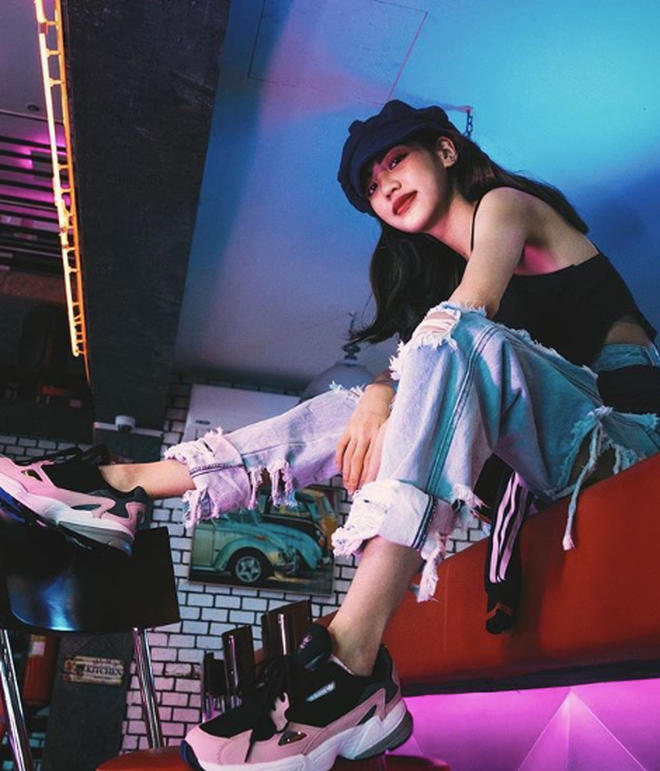 Pacha Badee theo đuổi phong cách cá tính và cũng là một gương mặt nổi bật trên MXH Thái Lan.