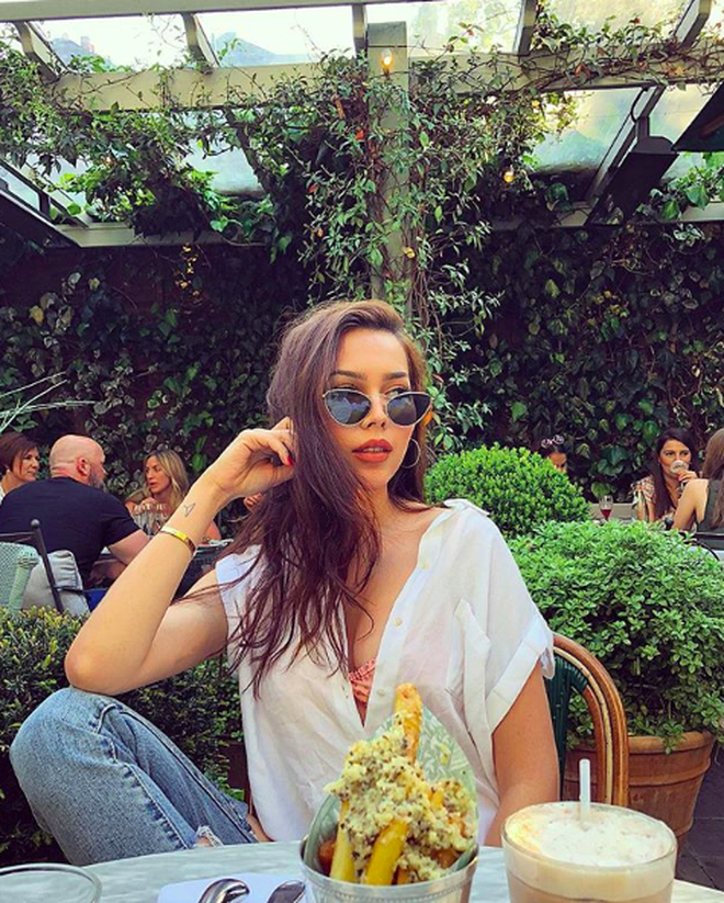 Pailin được gọi vui là nữ hoàng dịch chuyển trong nhóm bạn này.