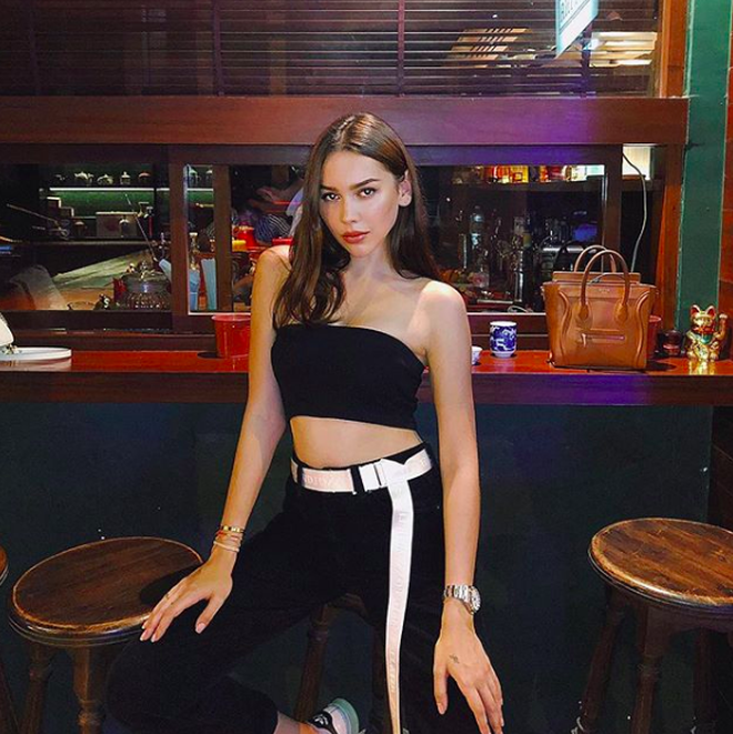 Trên trang cá nhân, cô nàng thường xuyên check in tại các địa điểm du lịch nổi tiếng.